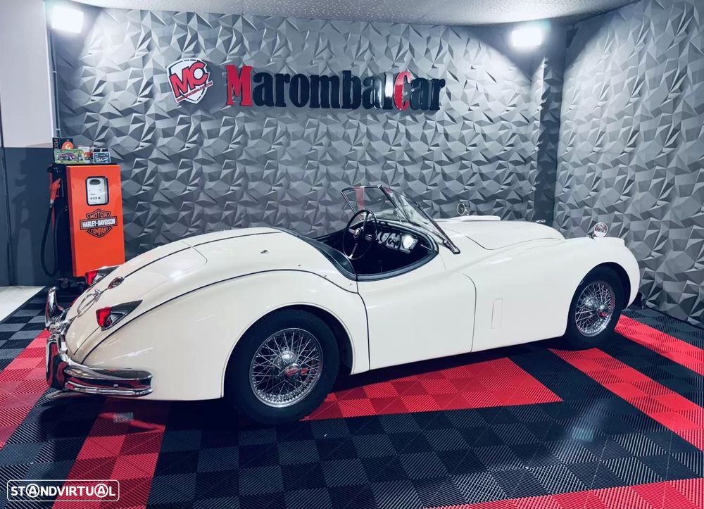 Jaguar XK140 - 13