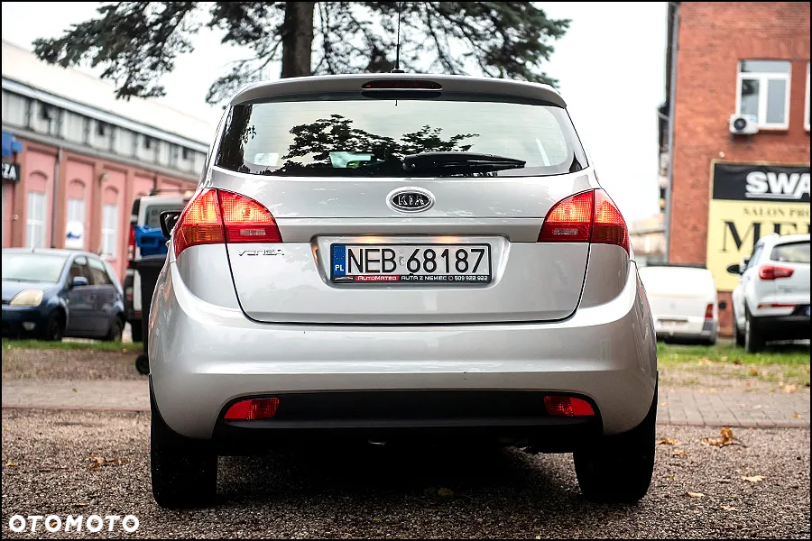 Kia Venga - 8
