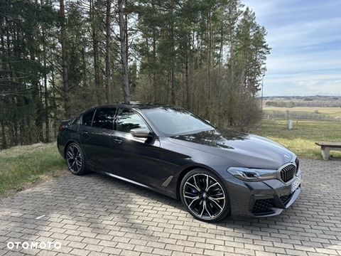 BMW Seria 5 M550i xDrive sport - 34