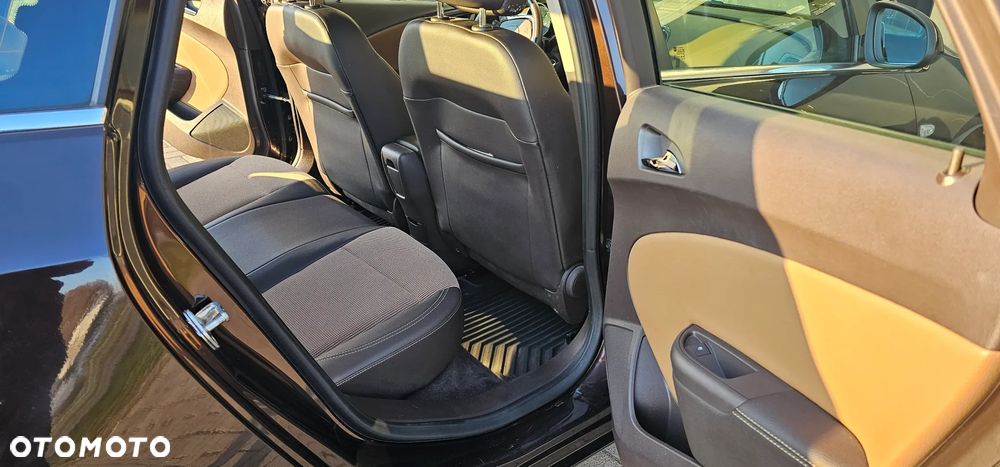 Opel Astra 1.4 T Cosmo EU6 - 21