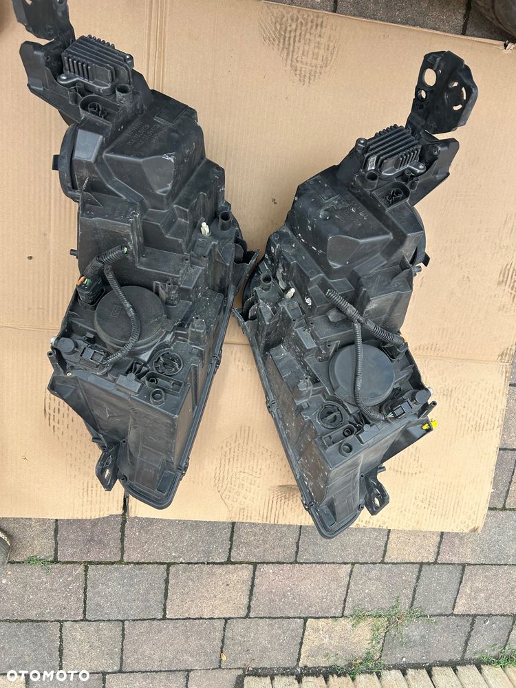 Peugeot 3008 II lampa lewy przód prawy przód 9810478180 9810478080 - 10