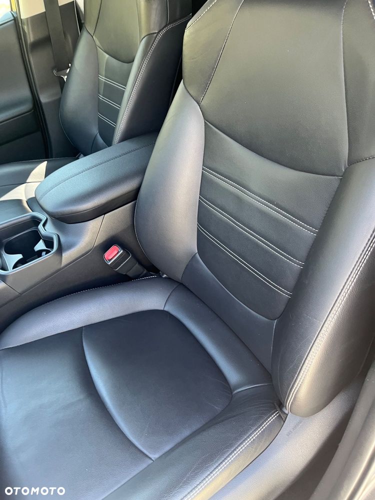 Toyota RAV4 2.5 XLE - 11