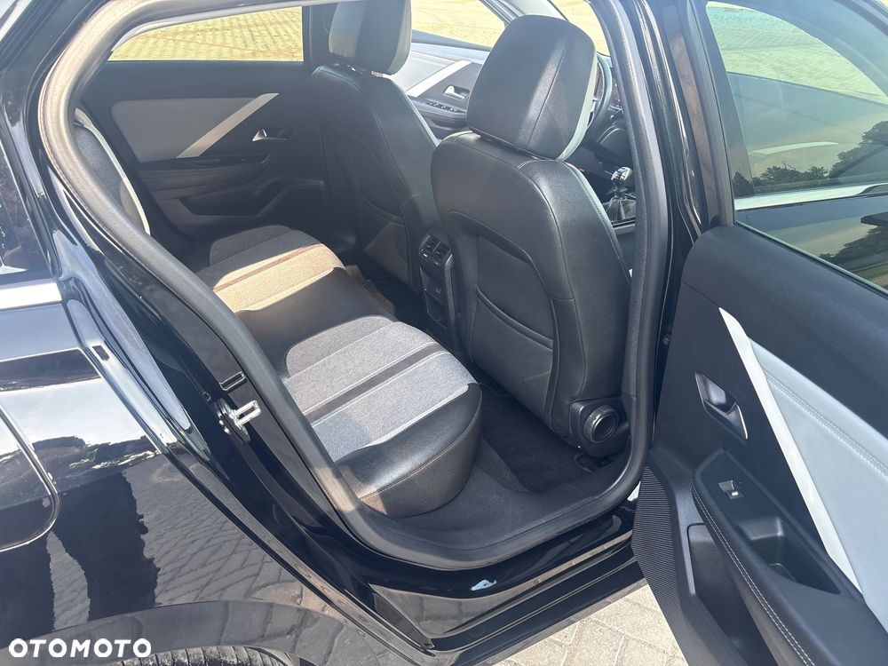 Opel Astra 1.2 T Business Edition S&S - 30