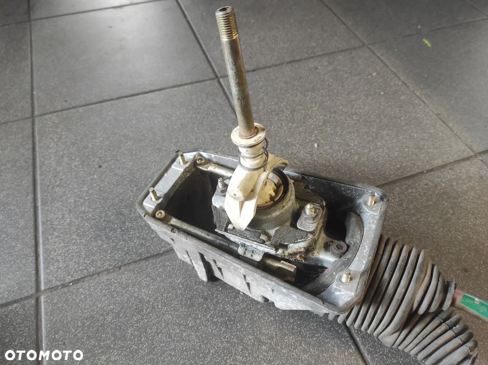 WYBIERAK LEWAREK WCISKANA DZWIGNIA WSTECZNEGO SKRZYNI 5 BIEGÓW AUDI A4 B5 PASSAT B5 PRZED LIFTINGIEM A6 C5 1.6 1.8T 2.4 2.8 WYSYŁKA !!! - 4