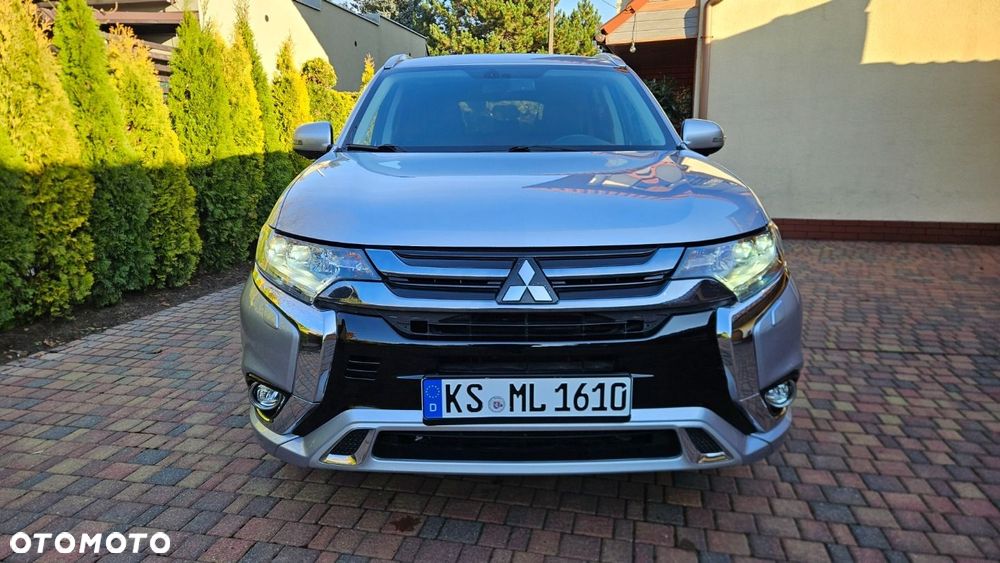 Mitsubishi Outlander - 12