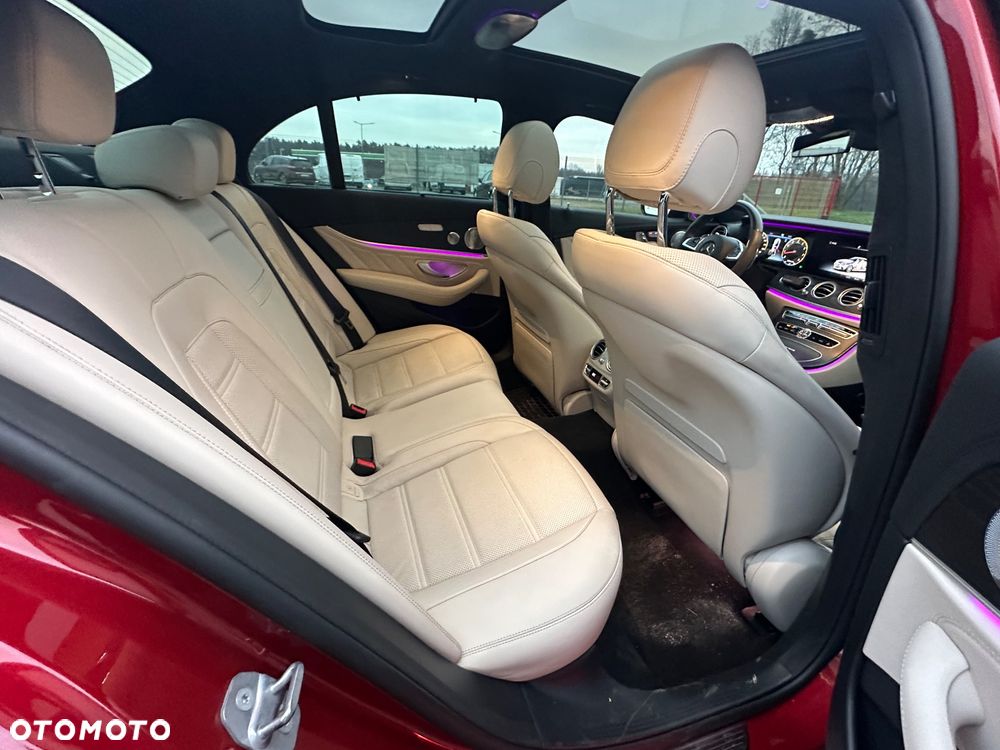 Mercedes-Benz Klasa E AMG 63 S 4Matic AMG Speedshift 9G-MCT - 14