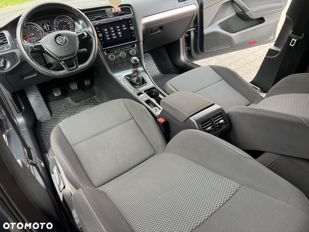 Volkswagen Golf 1.0 TSI BMT Trendline - 39
