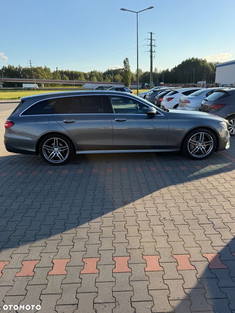 Mercedes-Benz Klasa E 220 d 4-Matic 9G-TRONIC - 2