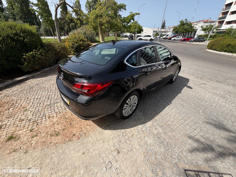 Opel Astra 1.4 T S/S J17 - 10