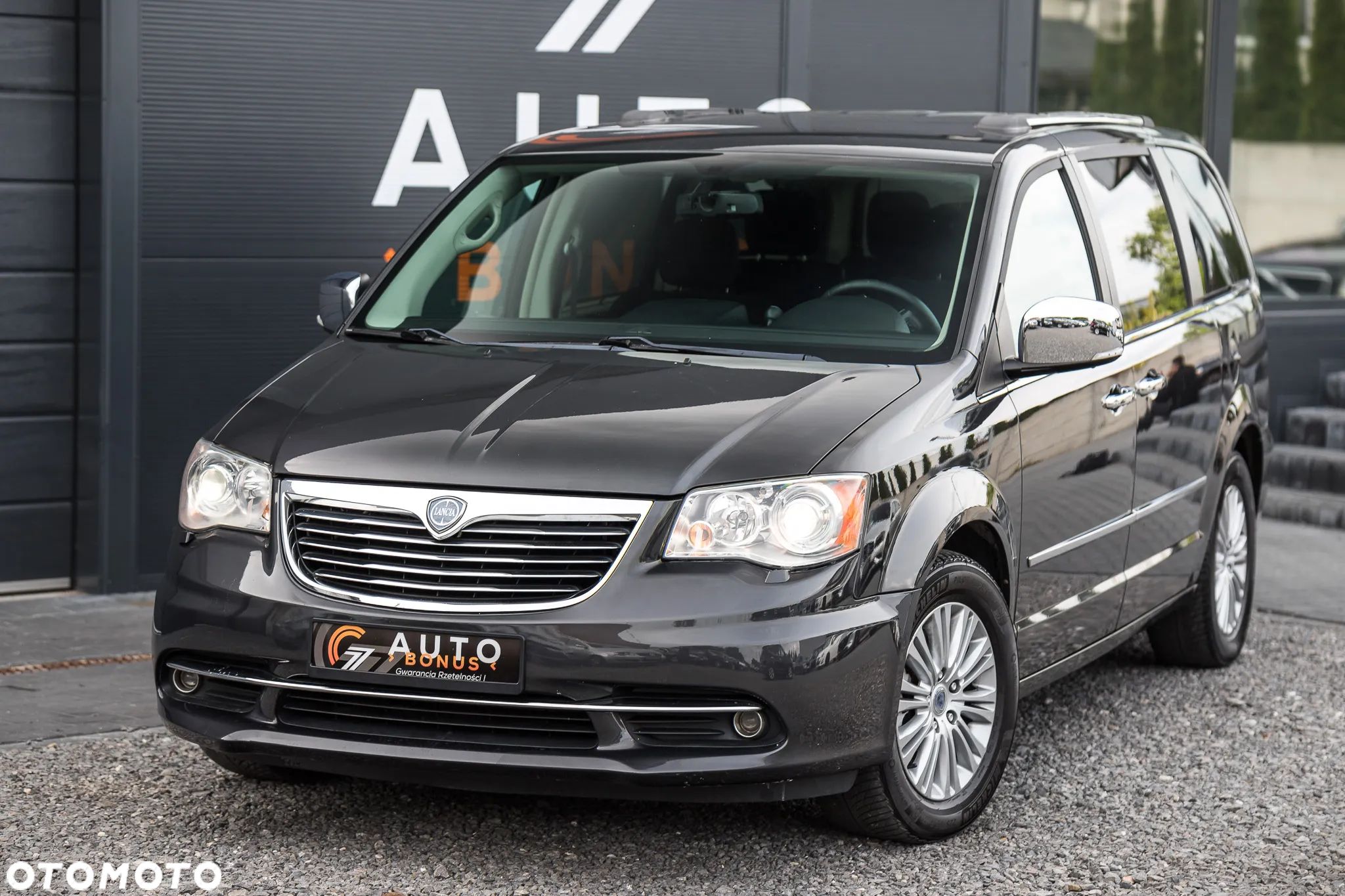 Lancia Voyager - 1
