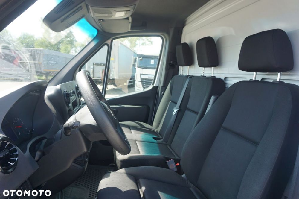 Mercedes-Benz Sprinter - 8