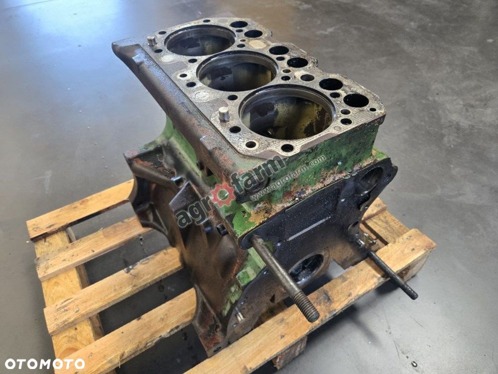 Blok silnika John Deere 1950 1850 1750 1550 1350 - 4
