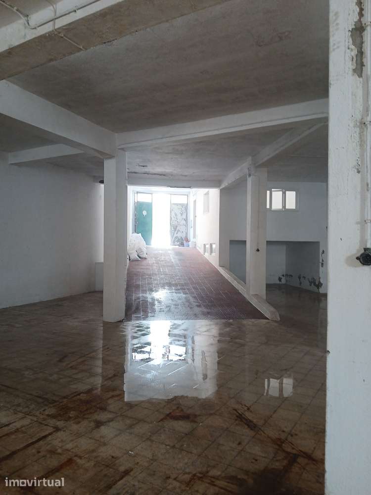 Armazém para Arrendamento - Cruz Quebrada - Grande imagem: 5/15