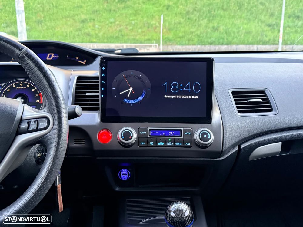 Honda Civic 1.8 ES - 11