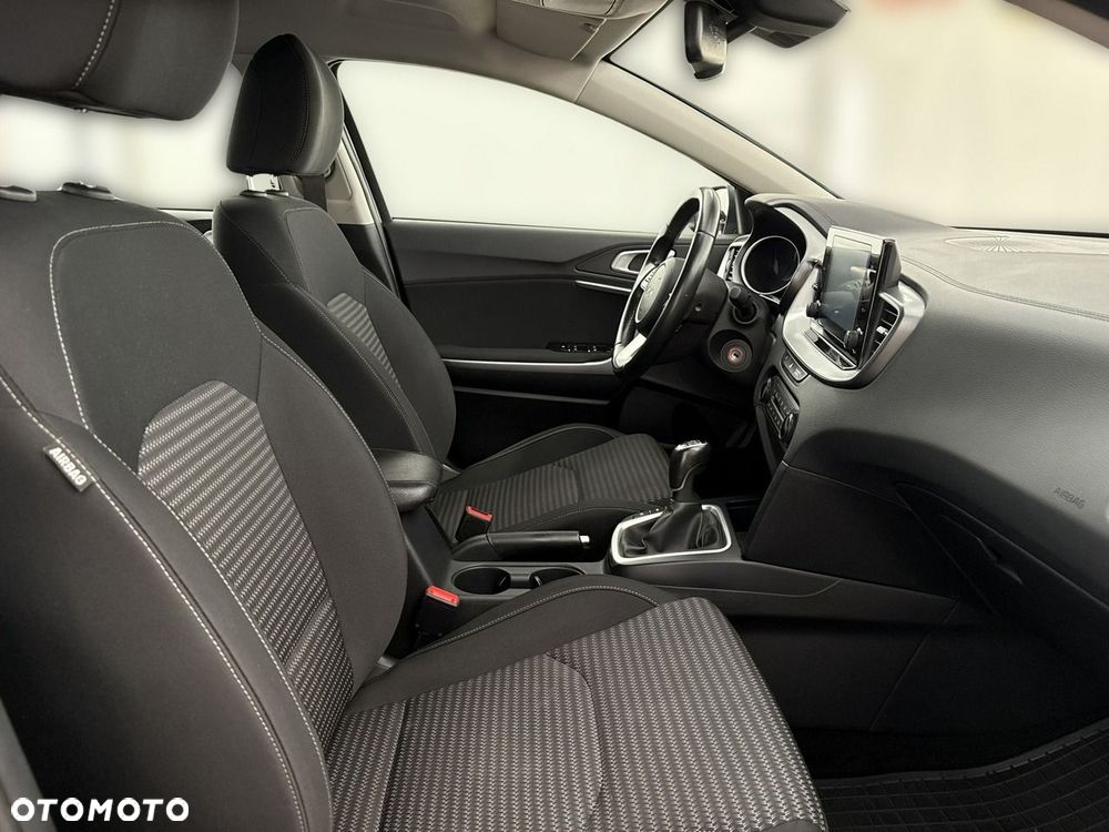 Kia Ceed - 24