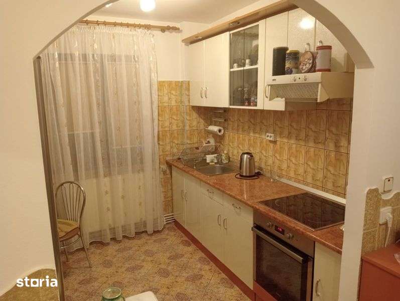Apartament cu 4 camere de vanzare — fotografia 3
