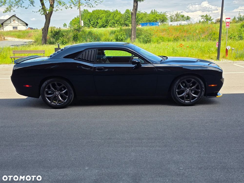 Dodge Challenger - 4
