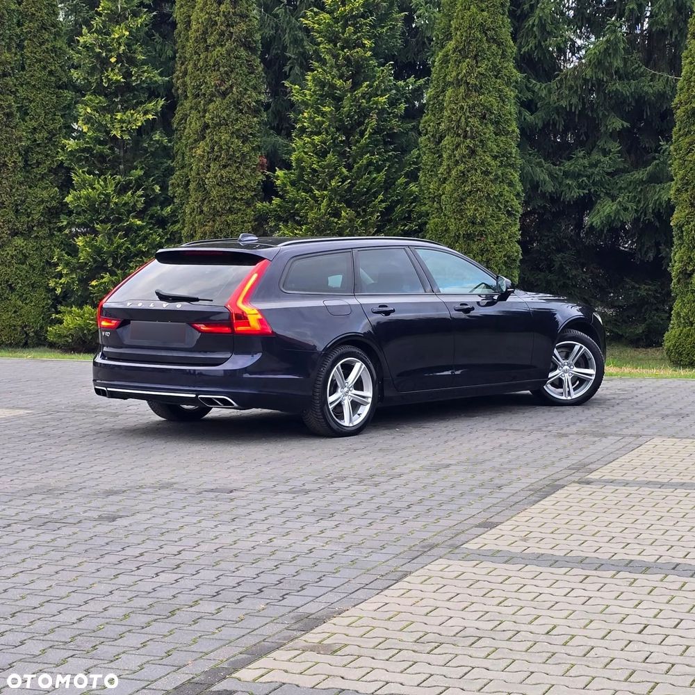 Volvo V90 D3 Momentum Pro - 19