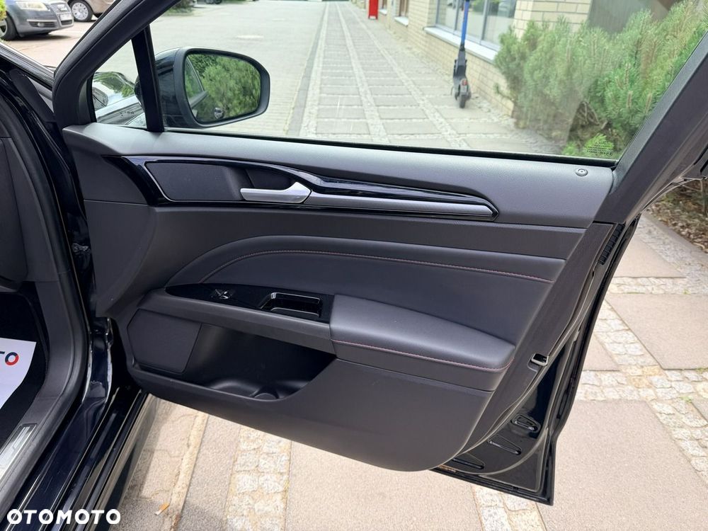 Ford Mondeo - 28
