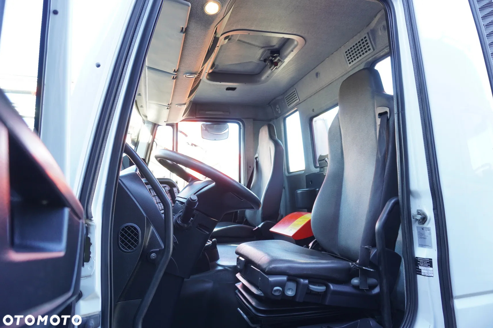Iveco Stralis 310 E6 / NOWA Wywrotka 3-stronna / Dźwig Fassi F135 z pilotem - 18