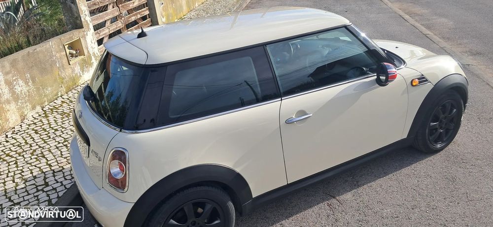 MINI 3 Portas One D - 11