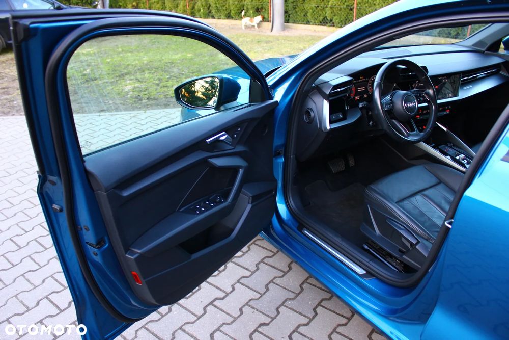 Audi A3 Sportback 35 TDI S tronic advanced - 32