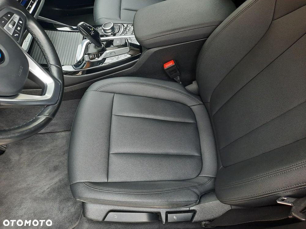 BMW X3 xDrive20i sport - 18