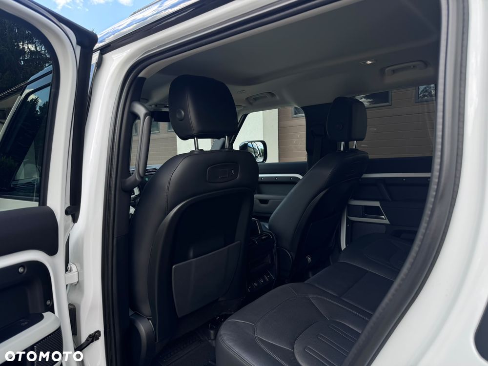 Land Rover Defender 3.0 D200 mHEV S - 16