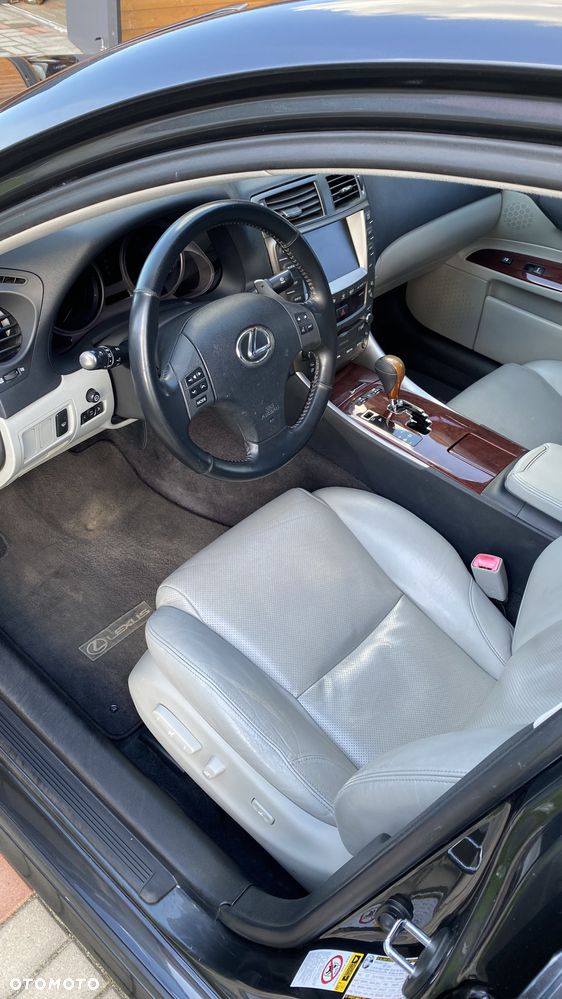 Lexus IS - 16