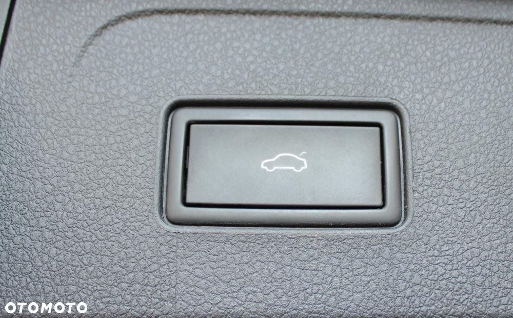 Volkswagen Passat - 34