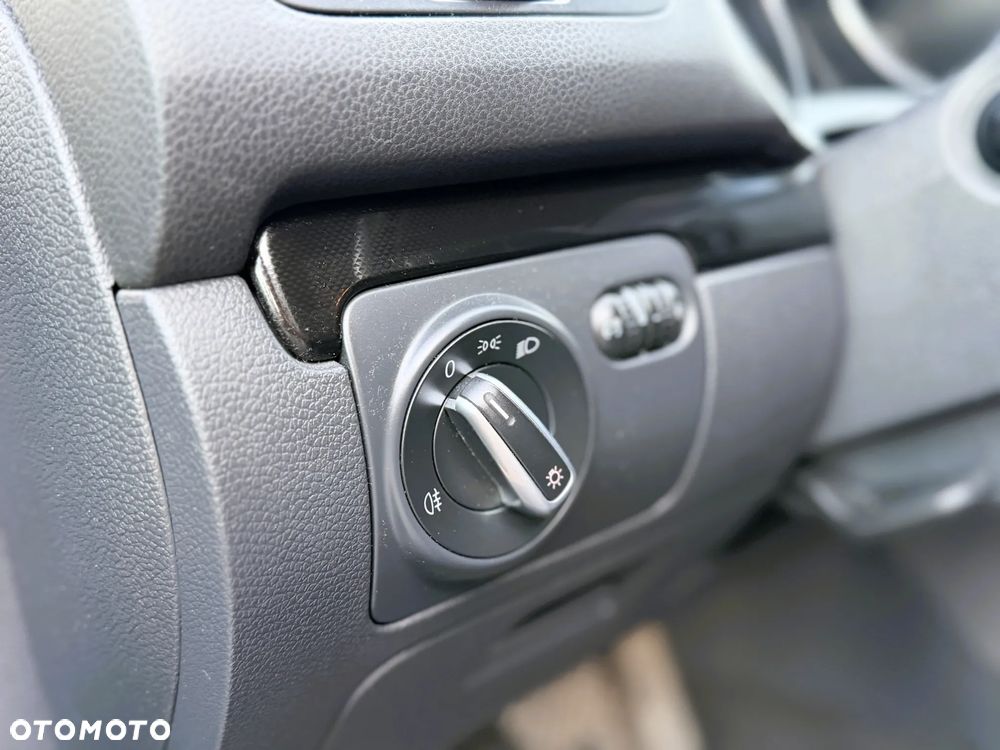 Volkswagen Golf - 24