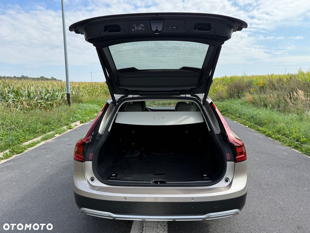 Volvo V90 Cross Country B5 B AWD Ultimate - 19