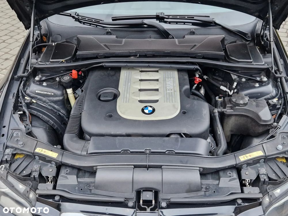 BMW Seria 3 330d - 23