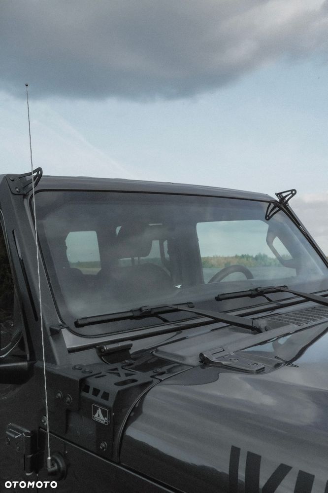 Jeep Wrangler - 10