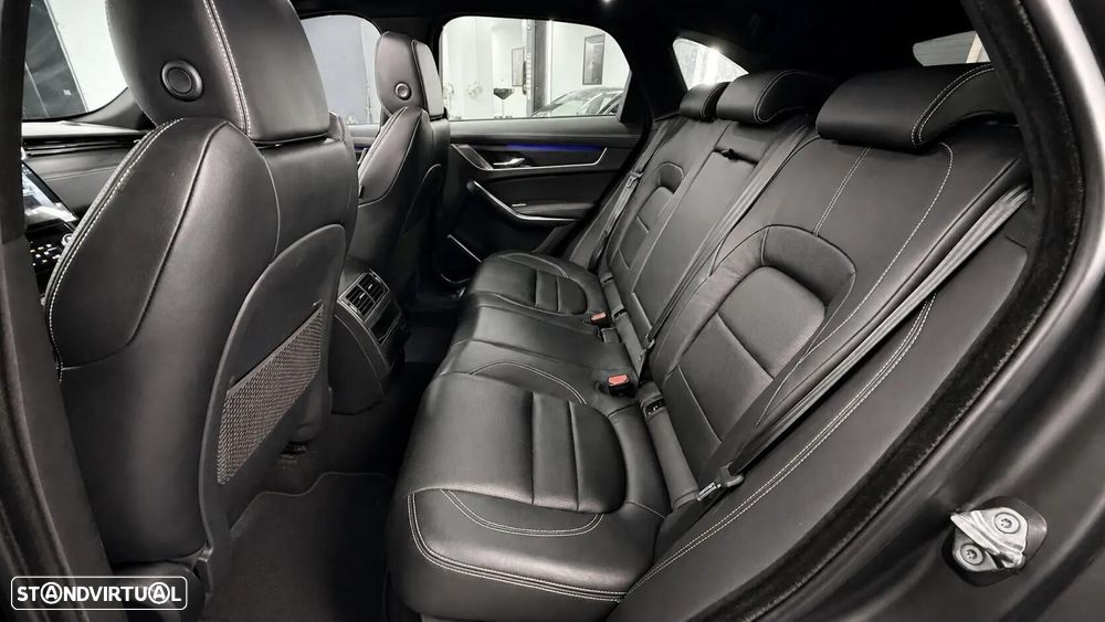Jaguar F-Pace 2.0 P400e AWD R-Dynamic Black - 55
