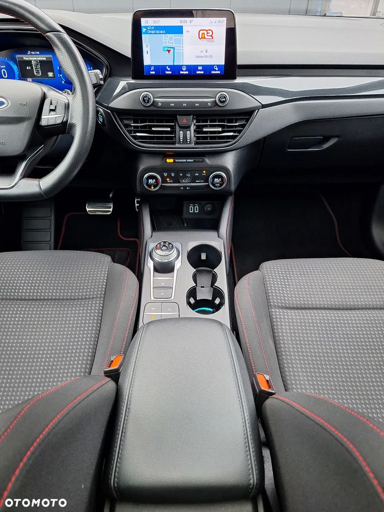 Ford Focus 1.5 EcoBoost ST-Line X - 29