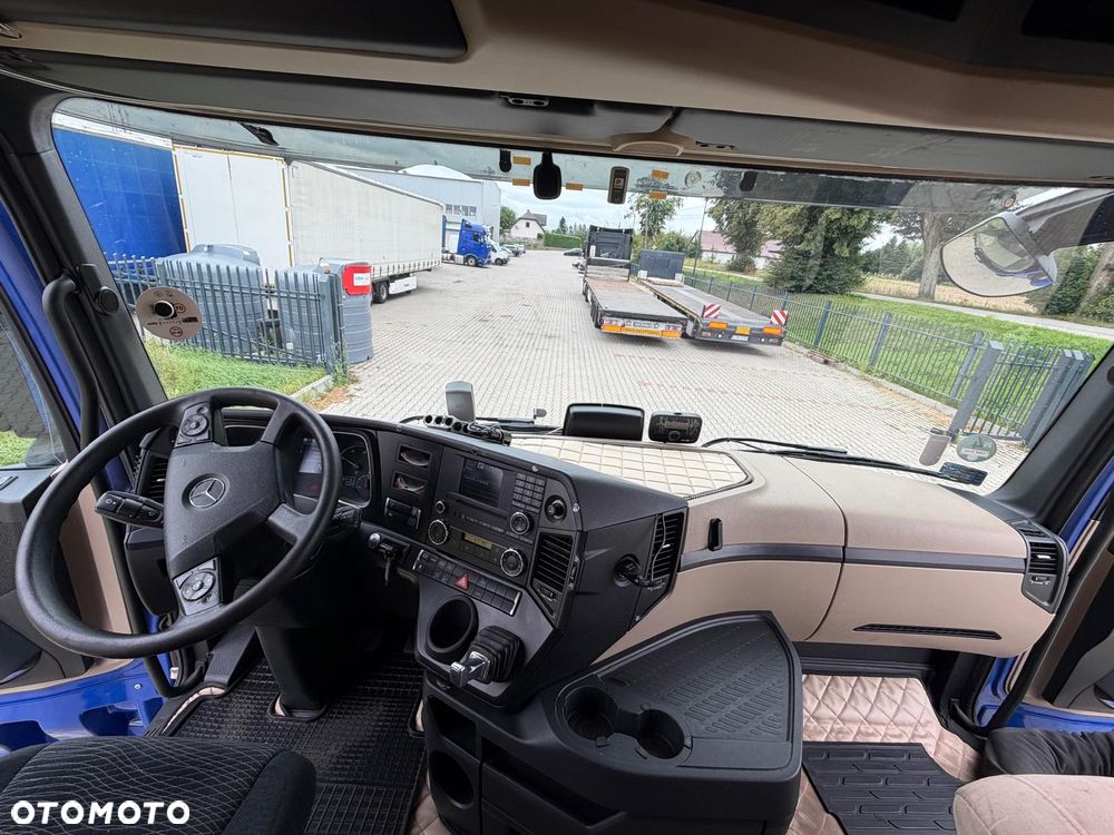 Mercedes-Benz Actros - 10