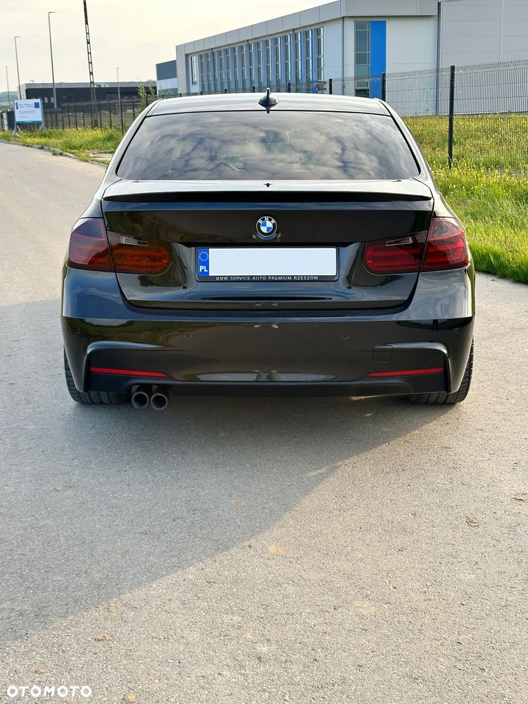 BMW Seria 3 330d M Sport - 5