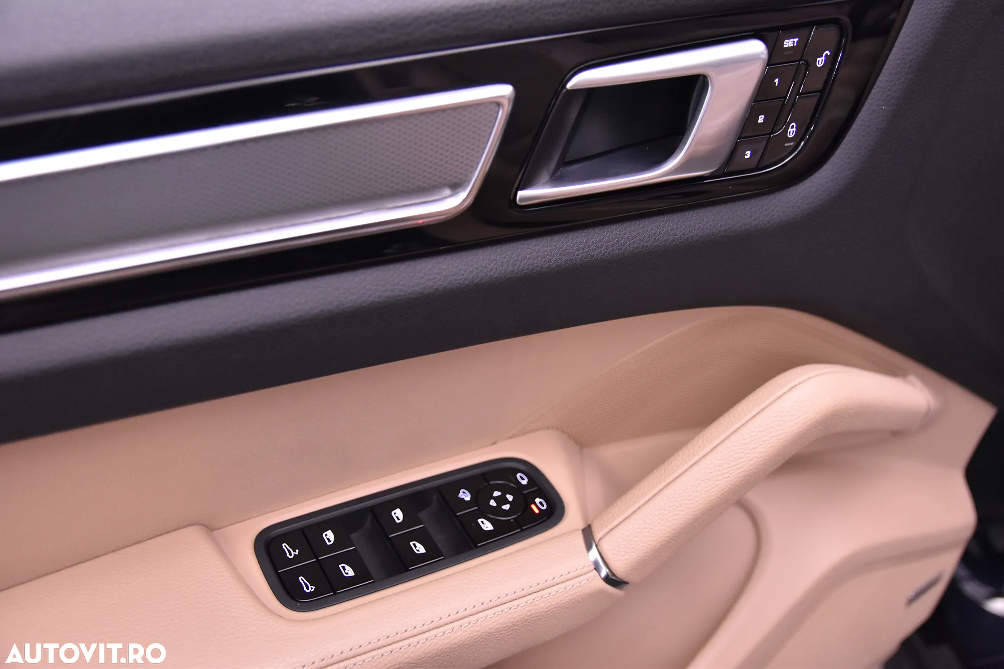 Porsche Cayenne - 14