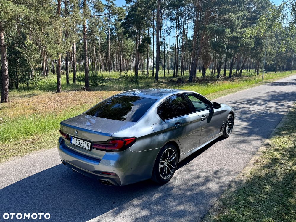 BMW Seria 5 530i GPF xDrive Luxury Line sport - 4