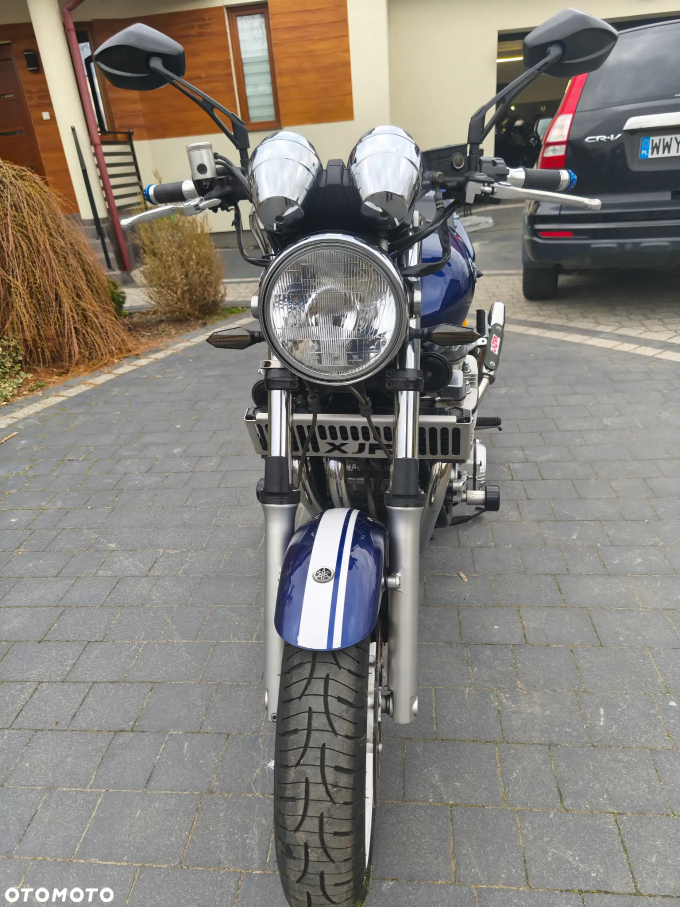 Yamaha XJR - 6