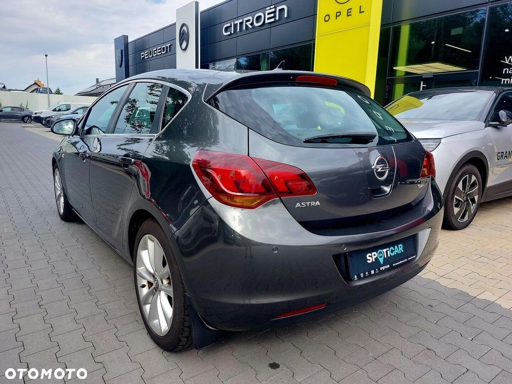 Opel Astra - 4