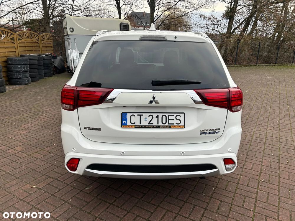 Mitsubishi Outlander 2.0 4WD Top - 6