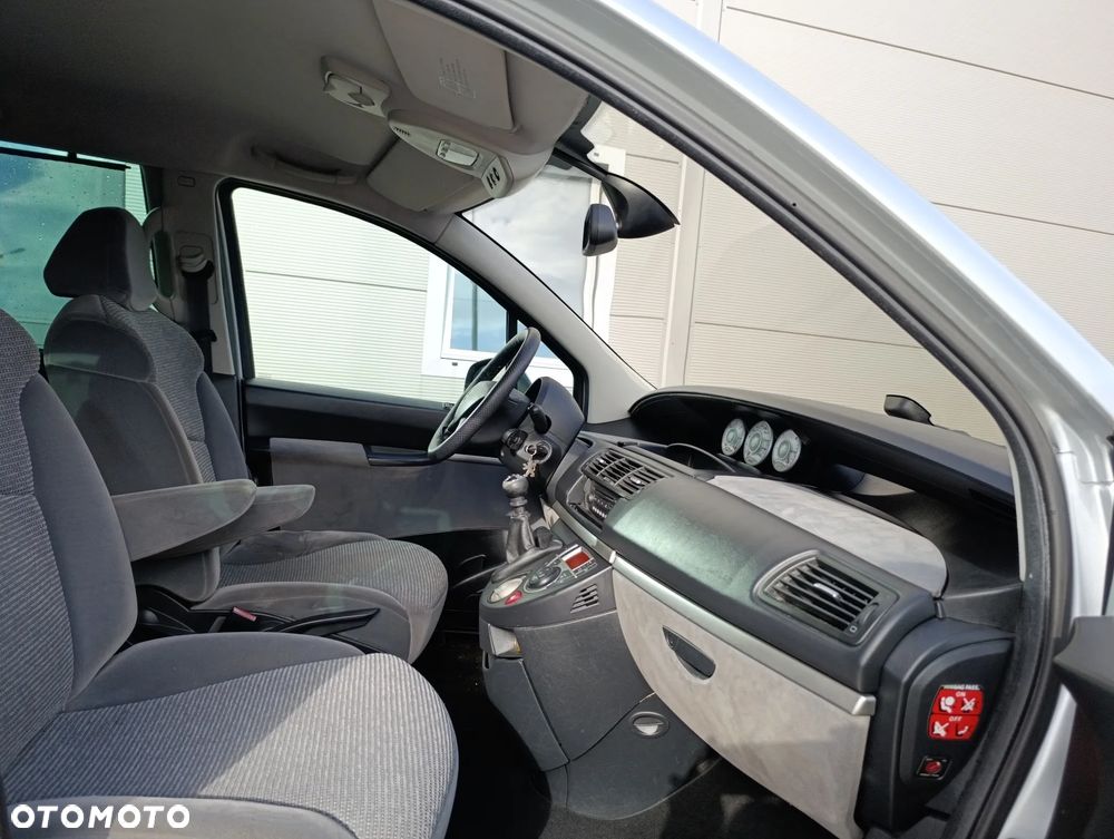 Peugeot 807 HDi 135 Premium - 20