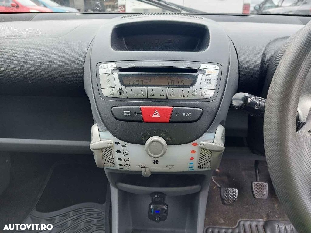 CD player Citroen C1 2011 HATCHBACK 998 i - 12