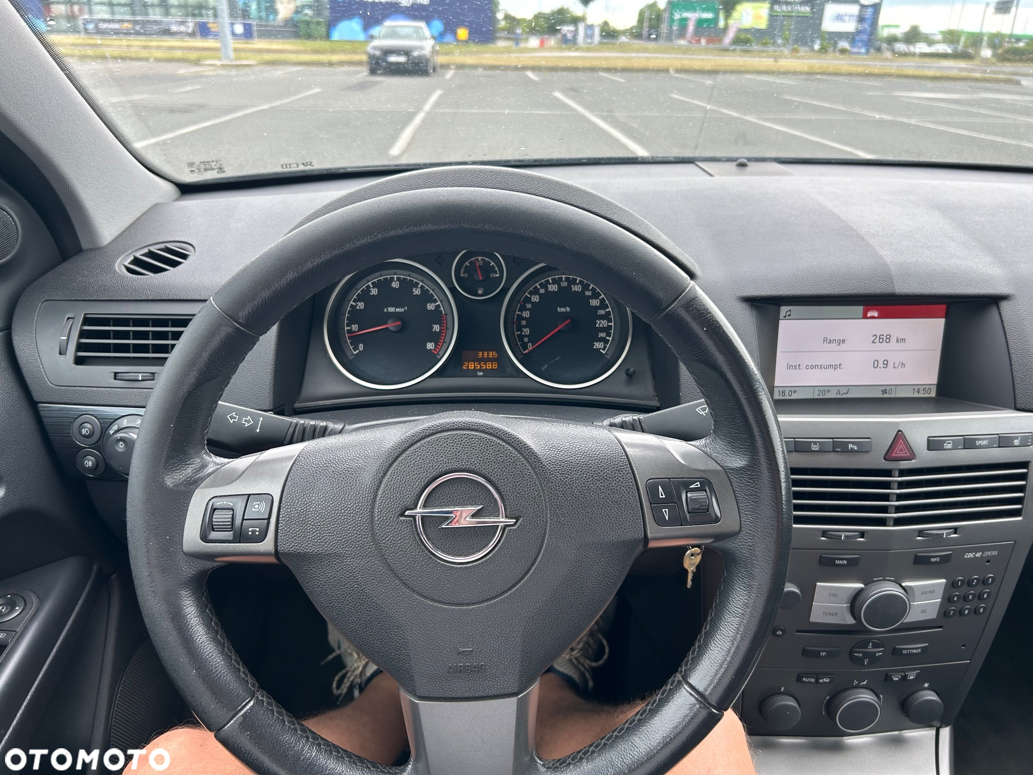 Opel Astra III GTC 2.0 T Cosmo - 12