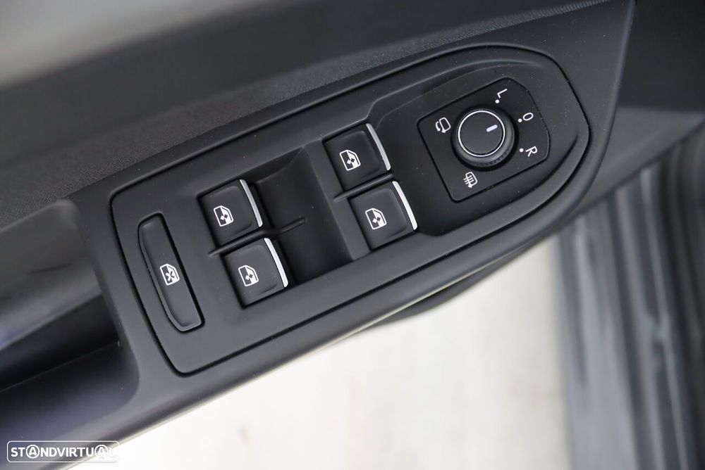 VW Golf 2.0 TDI Life - 15