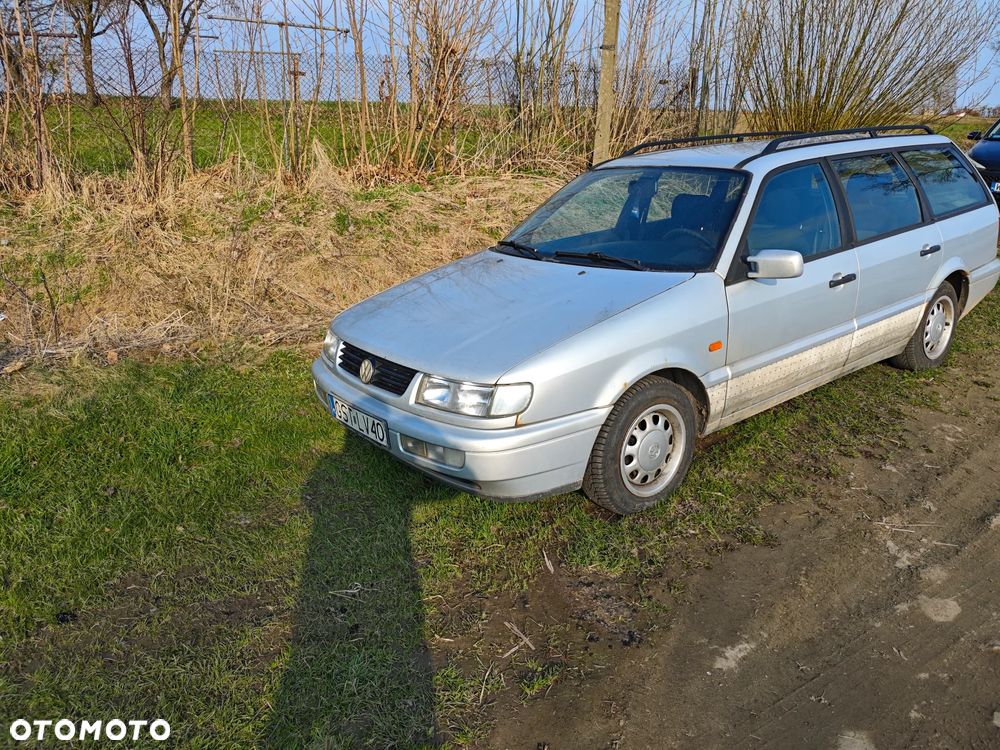 Volkswagen Passat 1.9 TDI Comfortline - 2