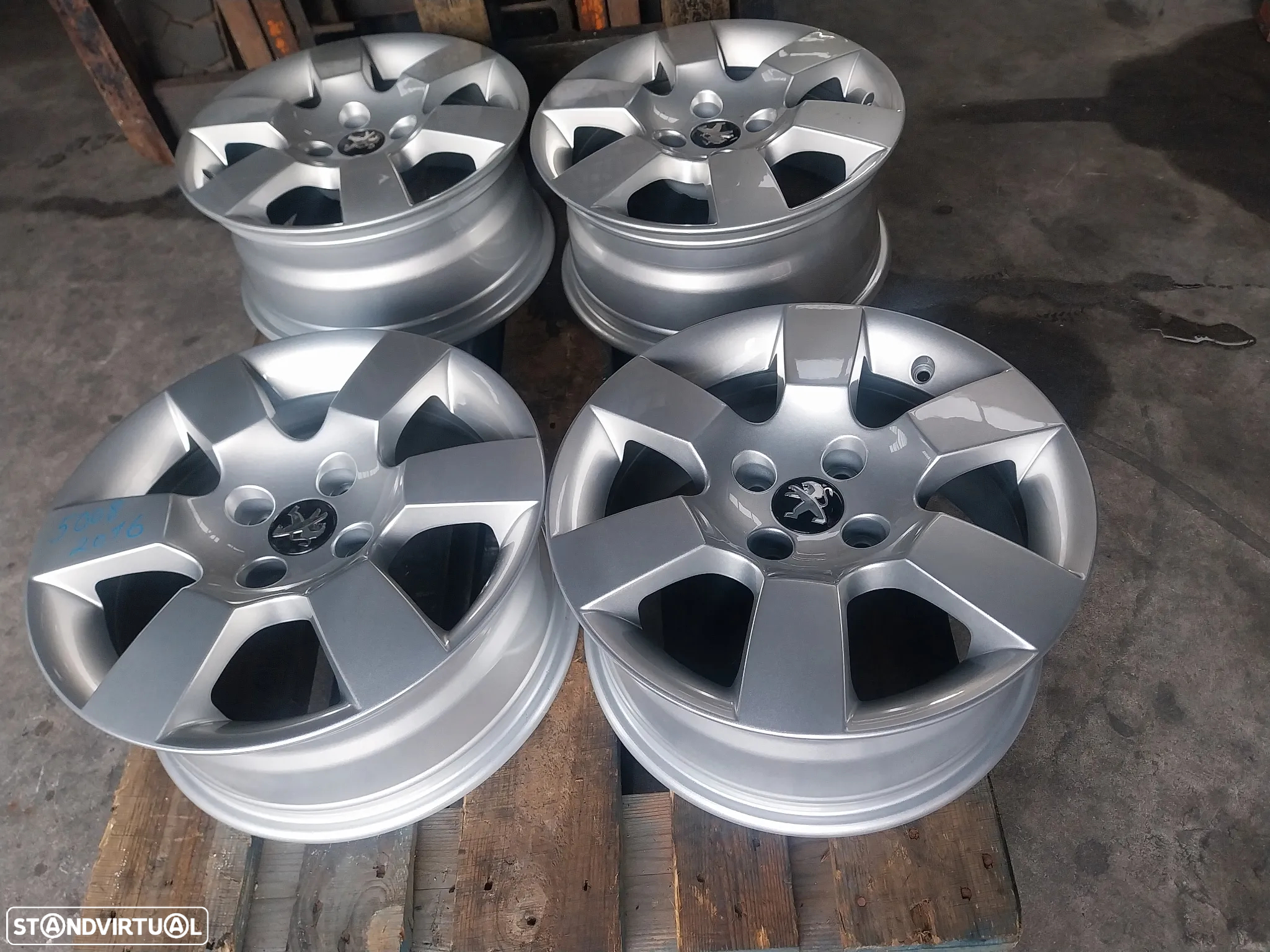 Jantes Peugeot 5008 16" Ref: 9685783880 - 3
