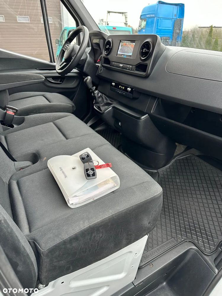 Mercedes-Benz Sprinter - 10